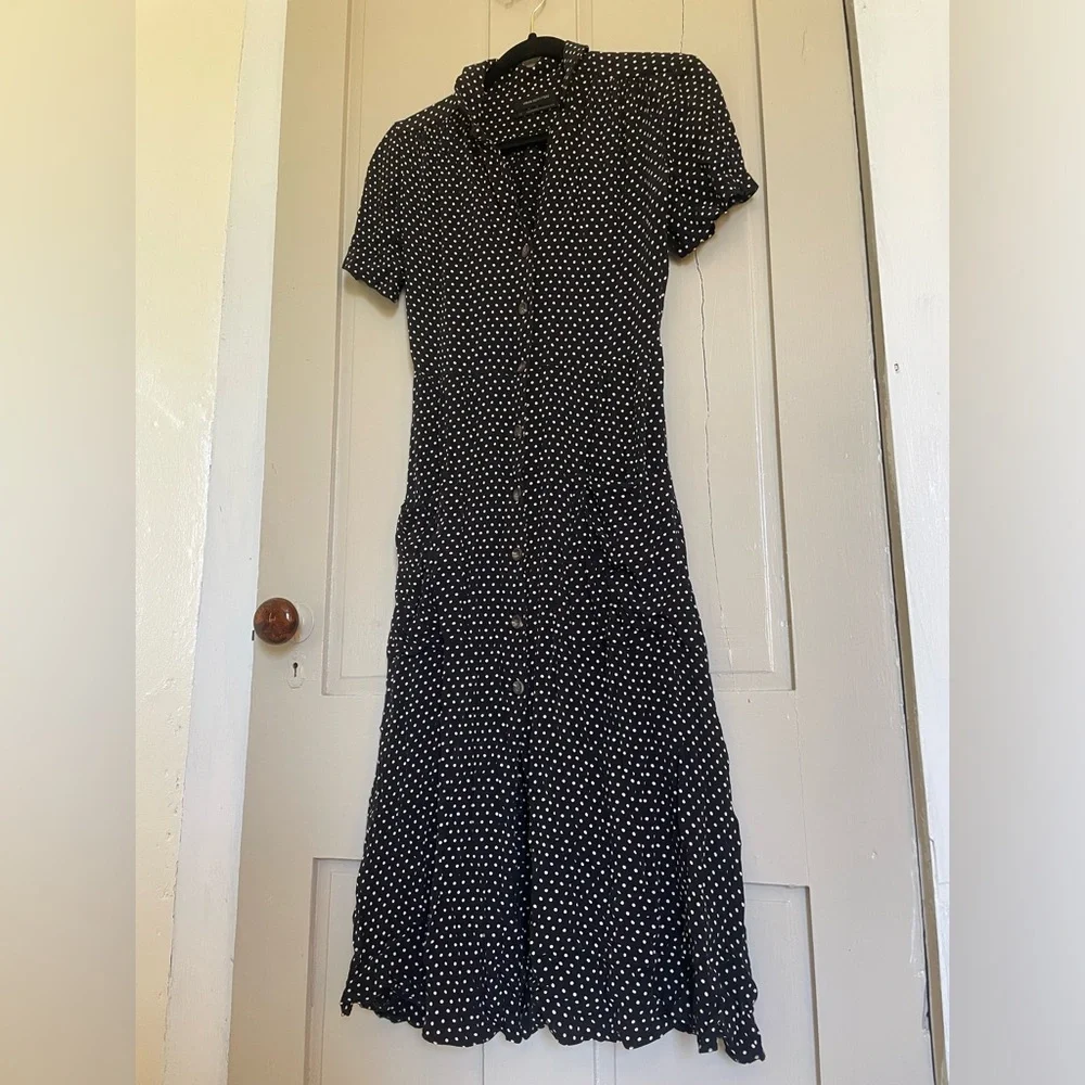 Urban Outfitters Black and White Polka Dot Notched Collar Midi Dress Flowy Cute - Picture 2 of 7